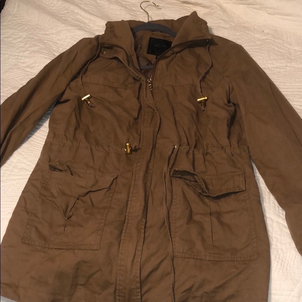 Light weight fall jacket. Without hood